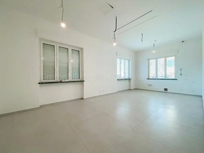 Appartamento con 5 locali in vendita in Via Roma, Viareggio