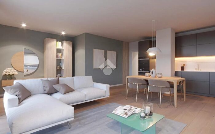 Appartamento trilocale in vendita in Statale Pasubio, Vicenza