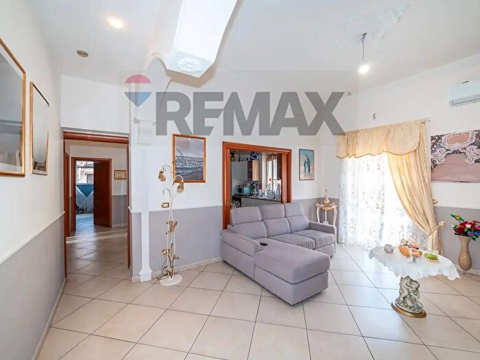 Appartamento trilocale in vendita in Via Enrico Besana, Catania