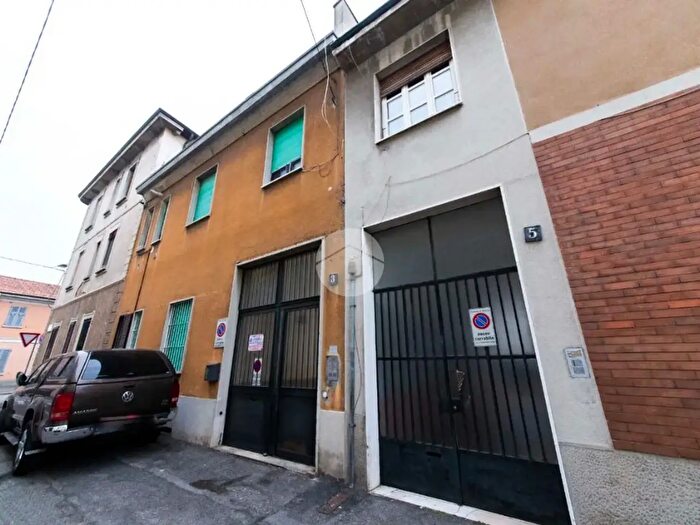 Appartamento con 5 locali in vendita in Via Terni, Milano