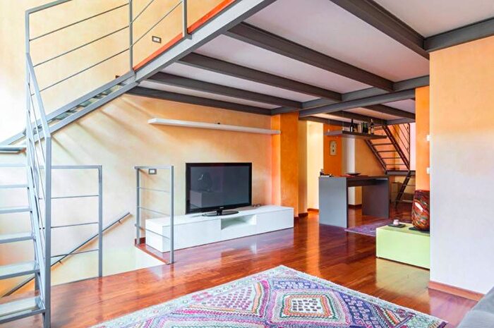 Appartamento trilocale in affitto in Via Eugenio Villoresi, Navigli Darsena, Milano