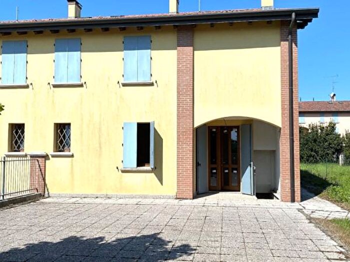 Casa con 6 locali in vendita in Finale Emilia