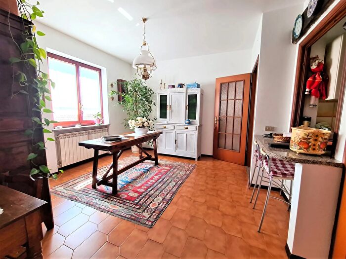 Appartamento con 5 locali in vendita in Strada Frazione Villa Villa Ternengo Biella Piemonte Italia, Ternengo