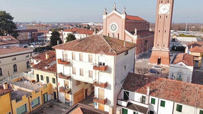 Appartamento con 10 locali in vendita in Via Roma, Piombino Dese