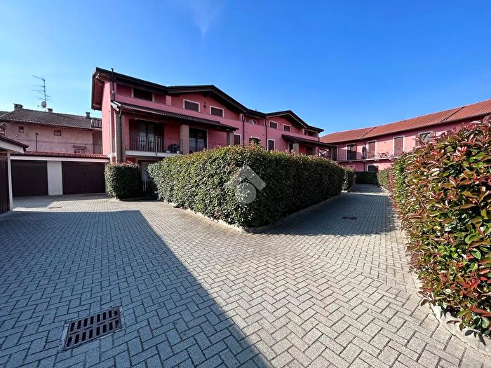 Appartamento quadrilocale in vendita in Corso Vittorio Emanuele II, Tronzano Vercellese