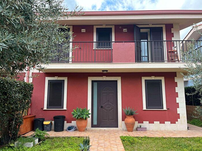 Casa con 6 locali in vendita in Via Camillo Benso di Cavour, Portopalo Di Capo Passero