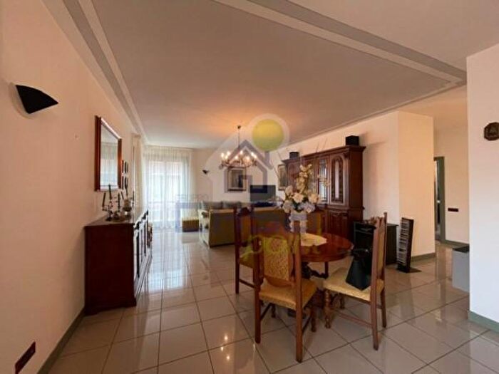 Casa con 6 locali in vendita in Via Bernini, Castelvetro Piacentino