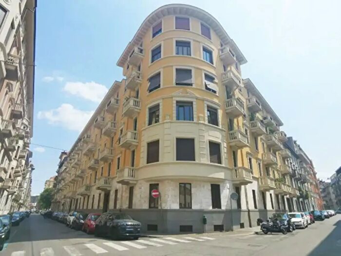 Appartamento con 5 locali in vendita in Via Giacinto Collegno, Torino