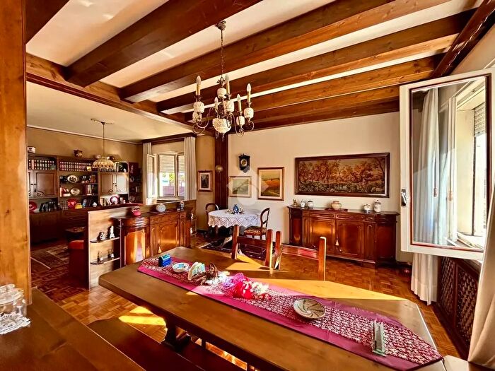 Casa quadrilocale in vendita in Via Roma, San Vendemiano