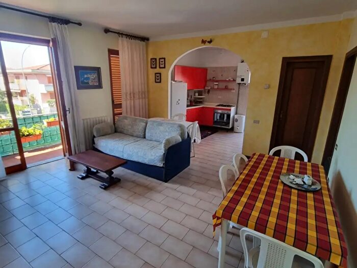 Appartamento con 5 locali in vendita in Massa