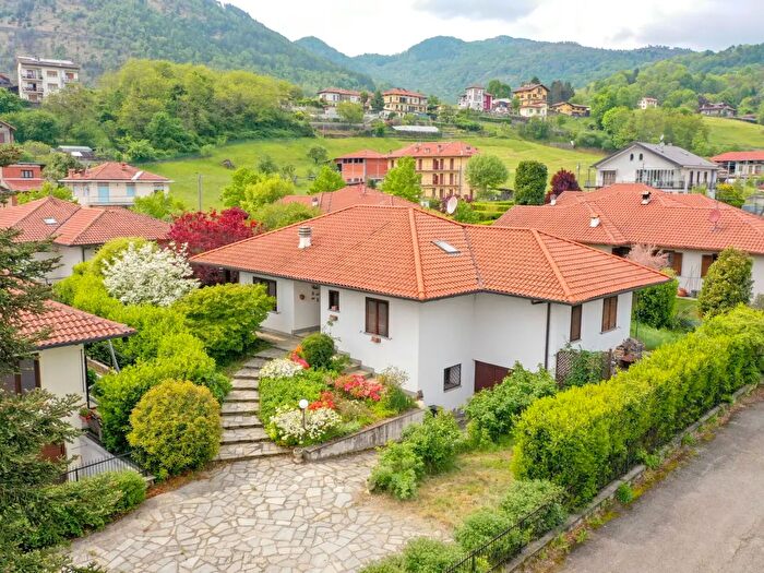 Casa con 5 locali in vendita in Via Loreto, Lanzo Torinese