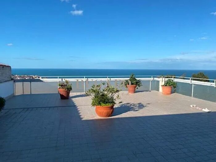 Appartamento con 5 locali in vendita in Ancona