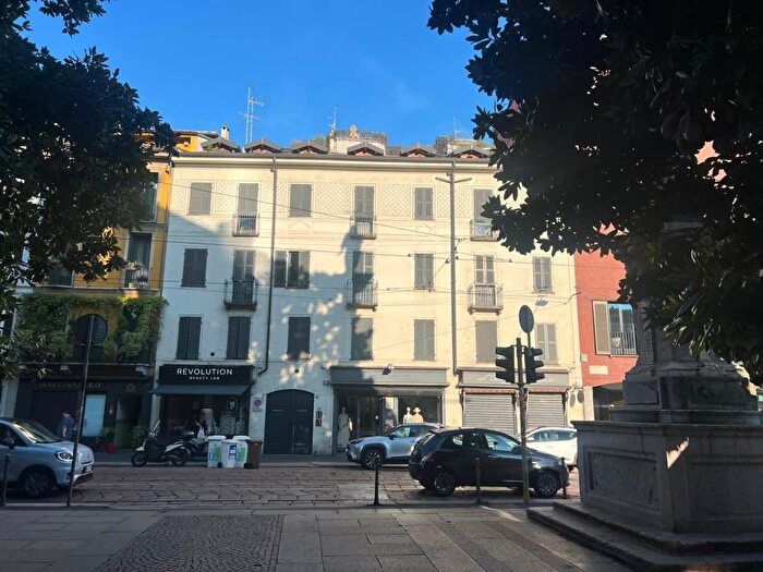 Appartamento quadrilocale in affitto in Corso Italia, Carrobbio, Milano