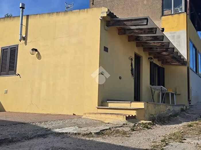 Casa bilocale in vendita in Strada Vicinale Spina Santa Pultigali, Sassari
