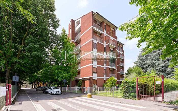 Appartamento con 5 locali in vendita in Via Italia, Carnate