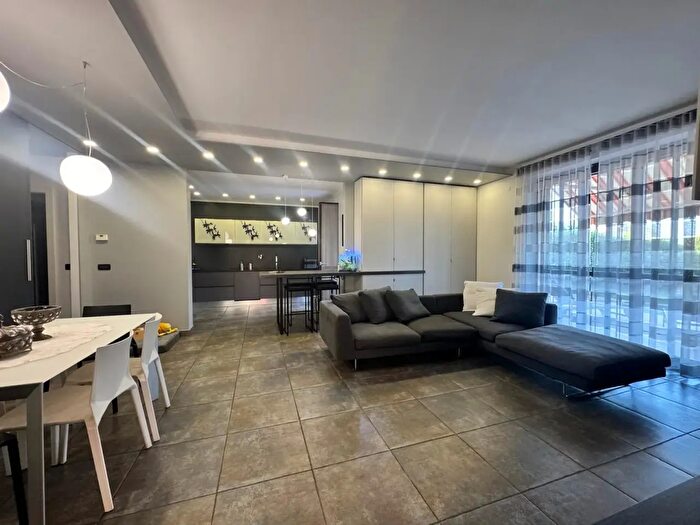 Appartamento quadrilocale in vendita in Via Maria Teresa Fornasio, Beinasco