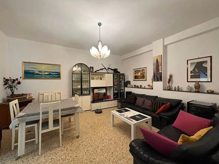Appartamento trilocale in vendita in Via Pignatelli, Ostuni