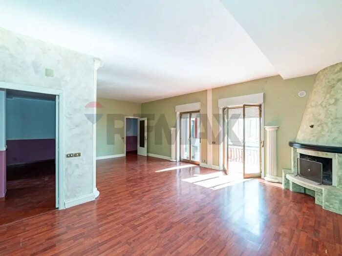 Appartamento trilocale in vendita in Viale Papa Giovanni XXIII, Camporotondo Etneo