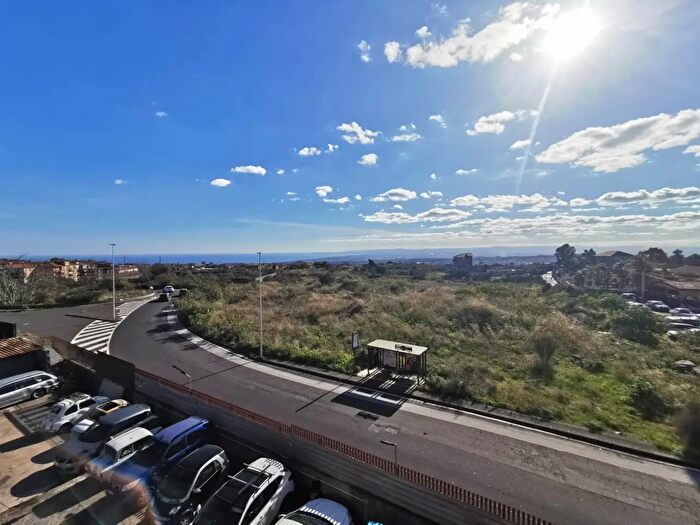 Appartamento trilocale in vendita in Catania