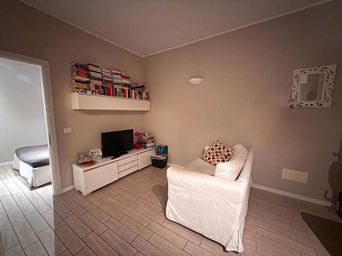 Appartamento bilocale in affitto in Via Volterra, Washington, Milano