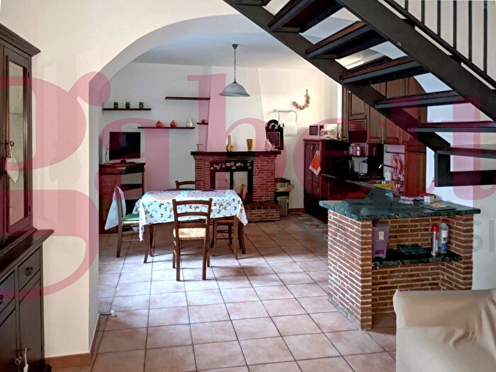 Appartamento con 5 locali in vendita in Via Piano dei Santi, Frasso Telesino