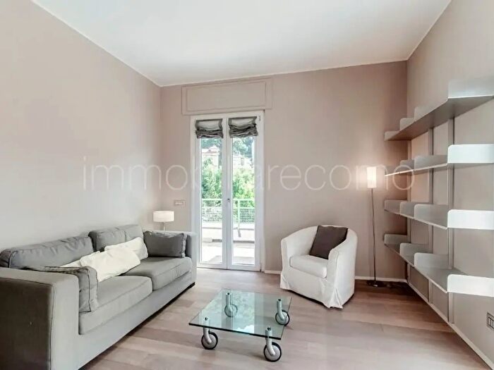 Appartamento bilocale in affitto in Via Zezio, Como