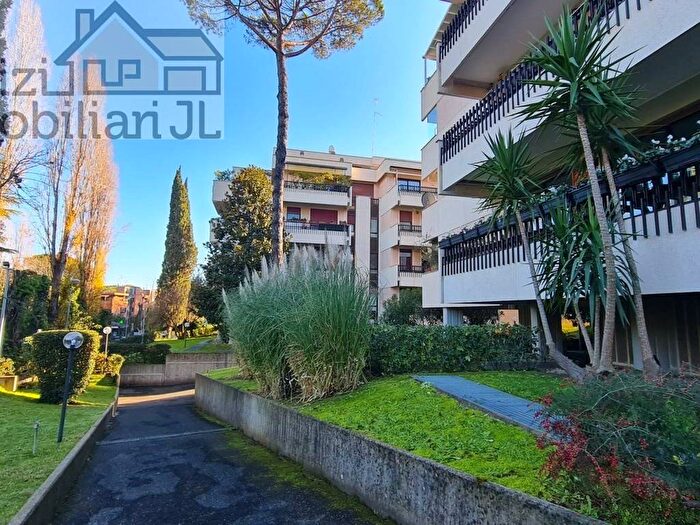 Appartamento trilocale in affitto in Via Sestriere, Cortina dAmpezzo, Roma