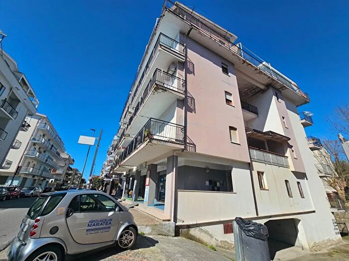 Appartamento quadrilocale in vendita in Scalea