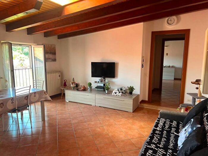 Appartamento bilocale in affitto in Via ai Campi, Olgelasca, Brenna