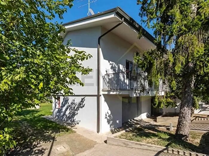 Casa con 12 locali in vendita in Conselice