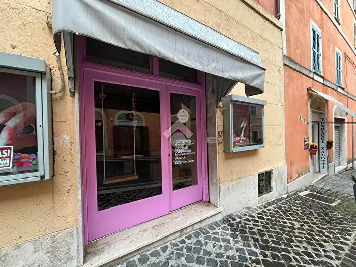 Appartamento monolocale in vendita in Via Cavour, Subiaco