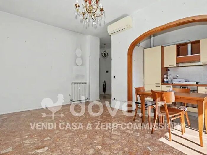 Appartamento trilocale in vendita in Via Friuli Venezia Giulia, Bologna