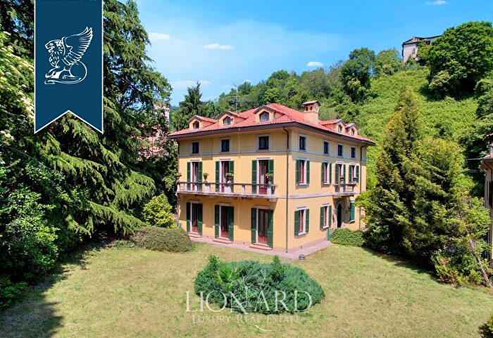 Casa con 8 locali in vendita in Olgiate Molgora