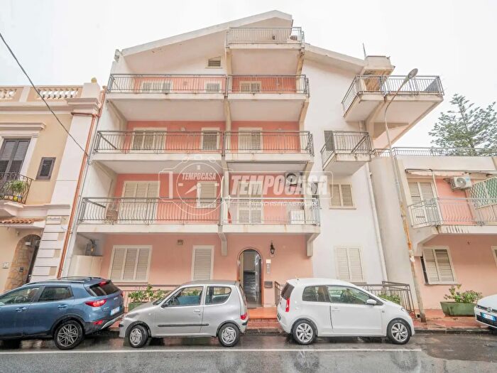 Appartamento bilocale in vendita in Via Roma, Scaletta Zanclea
