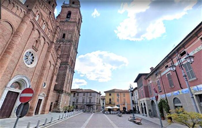 Appartamento con 6 locali in vendita in Piazza Santi Fermo E Rustico, Caravaggio