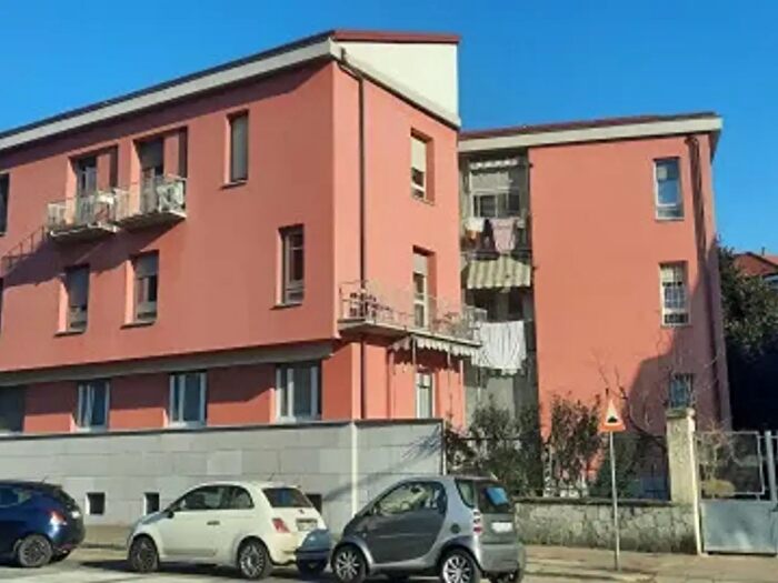 Appartamento trilocale in vendita in Via Baltimora, Torino