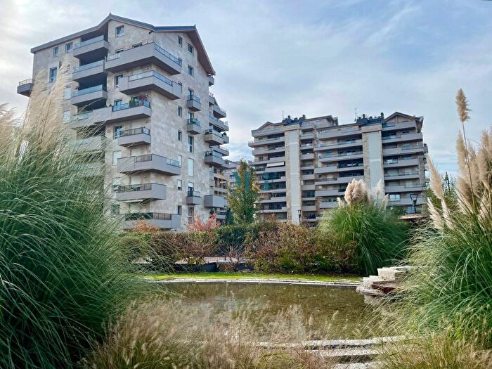 Appartamento trilocale in affitto in Via San Rocco, Area Lavanderie Redecesio, Segrate