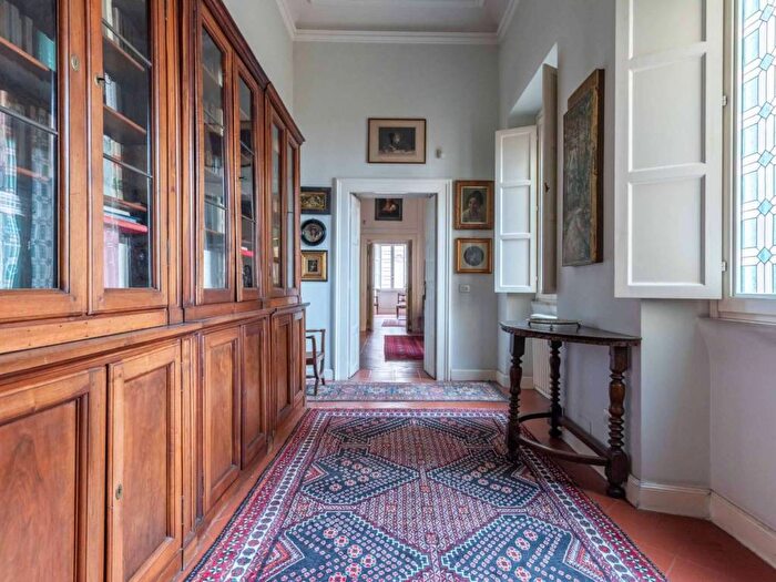 Appartamento quadrilocale in affitto in via Nazionale, Monti, Roma