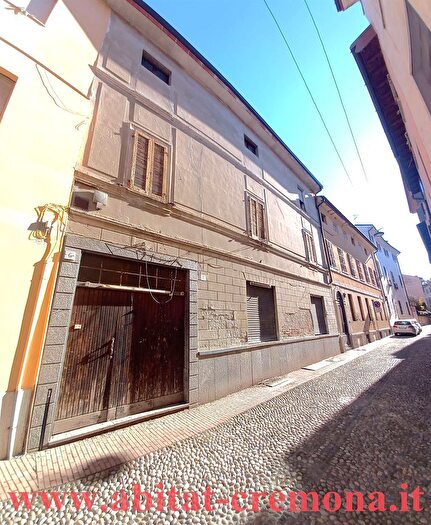 Casa con 5 locali in vendita in Via Cavitelli, Cremona