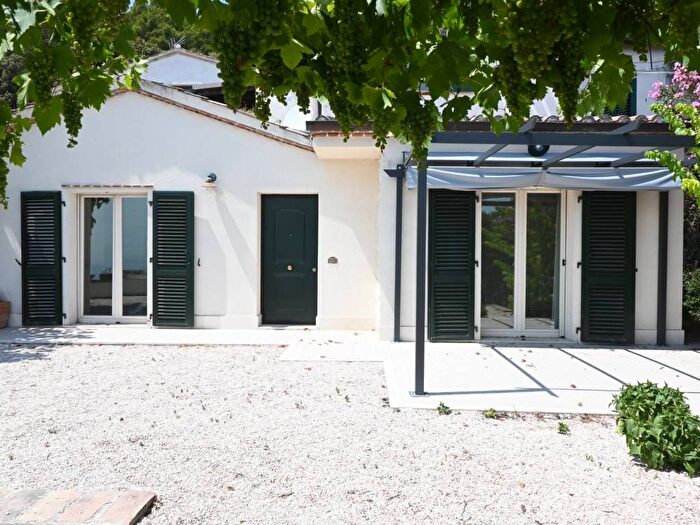 Casa quadrilocale in affitto in Via Monte Conero, Sirolo