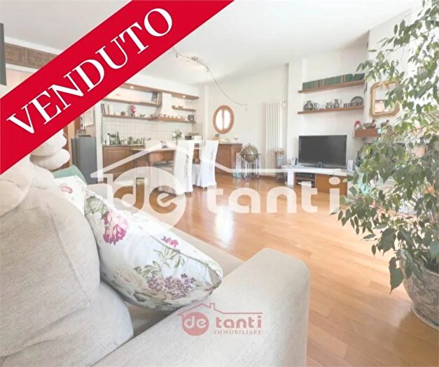 Appartamento bilocale in vendita in Via Risorgimento Chiavenna So, Chiavenna