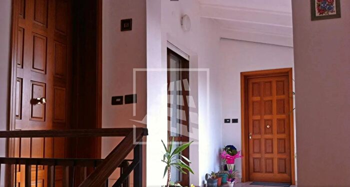 Casa con 7 locali in vendita in Via Quattro Case, Cadelbosco Di Sopra