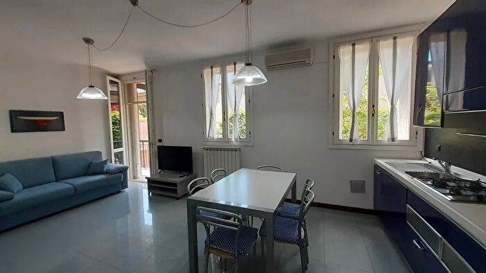 Appartamento trilocale in affitto in Massa