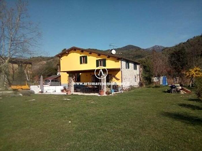 Casa con 6 locali in vendita in Pietrasanta
