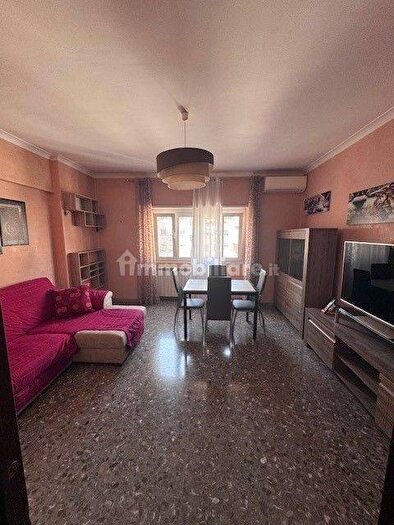 Appartamento bilocale in affitto in Via Oderisi da Gubbio, Marconi, Roma