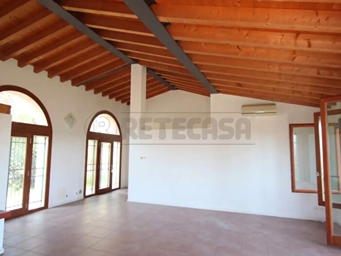 Casa con 8 locali in affitto in Via Commenda, Arcugnano