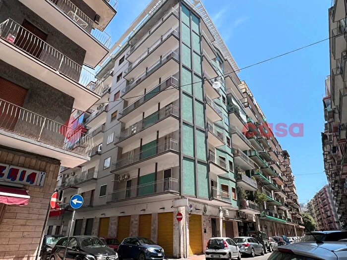 Appartamento con 5 locali in vendita in Via Principe Amedeo, Taranto