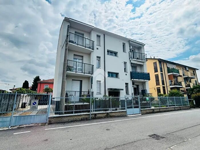 Appartamento bilocale in vendita in Via Silvio Pellico, Vanzago