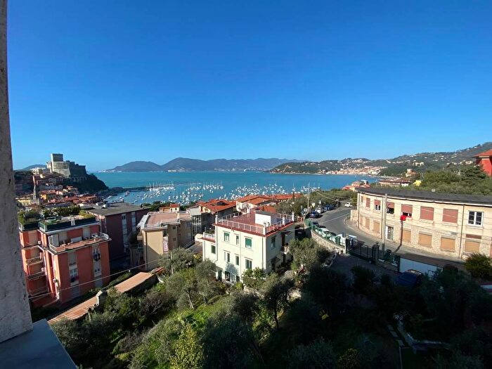 Appartamento bilocale in vendita in Lerici