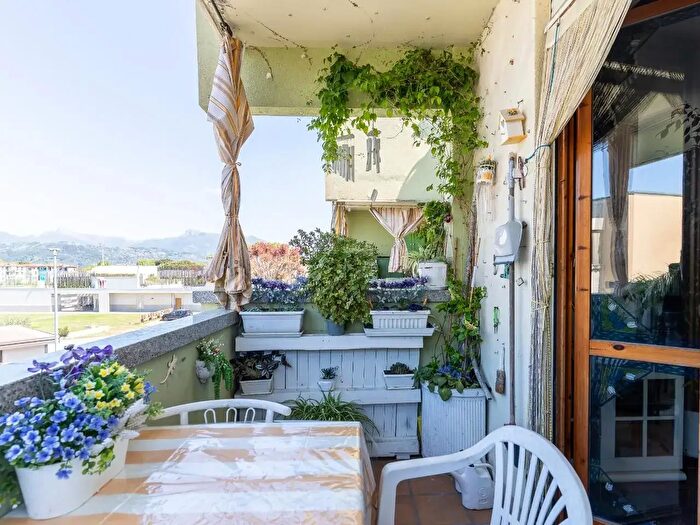Appartamento con 5 locali in vendita in Iuseppe Belluomini, Viareggio